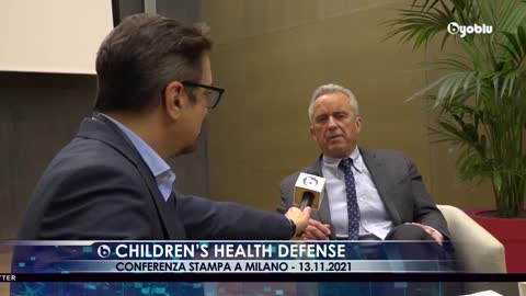 “UN CRIMINE SPINGERE I BAMBINI ALLA VACCINAZIONE” – Byoblu intervista R. KENNEDY