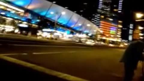 東京駅前ライブ。ともぞう