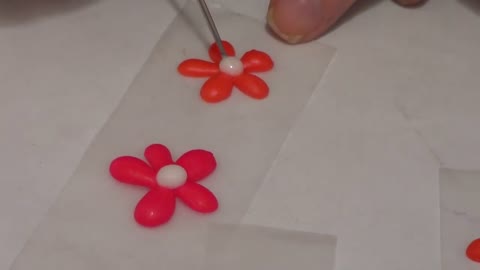 Rainbow Daisy Cupcakes