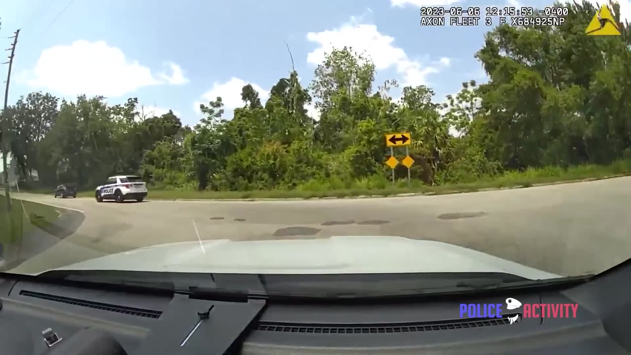 Orlando Officer Drive Off After Deputy Pulls Him Over For Speeding