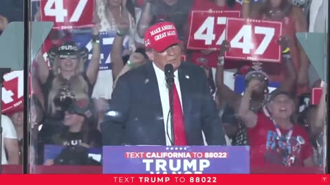 Californians happy to see TRUMP... like kids who can't contain their excitement 😂😂