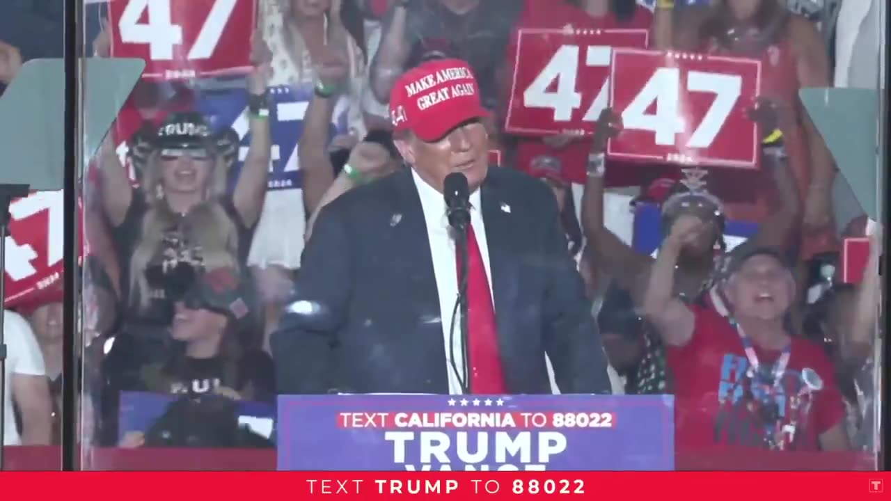 Californians happy to see TRUMP... like kids who can't contain their excitement 😂😂