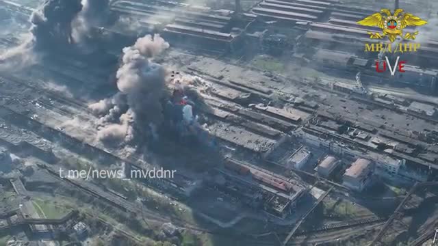 Video appears to show attack on Ukraine's Azovstal steelworks