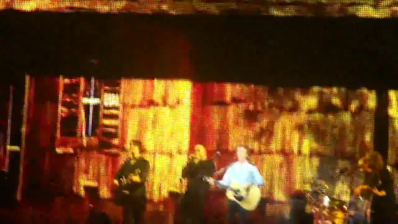 Paul McCartney Live Carrier Dome ,Love Me Do