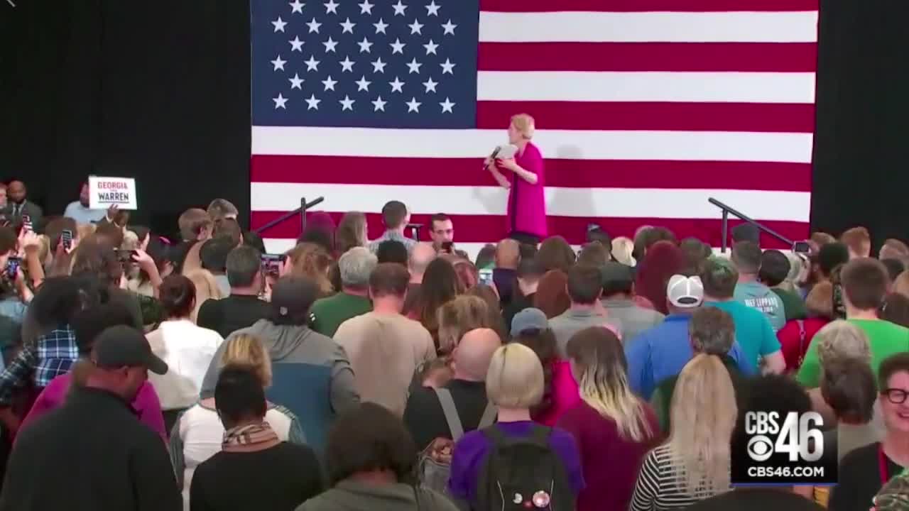 Elizabeth Warren get heckled at campaign event