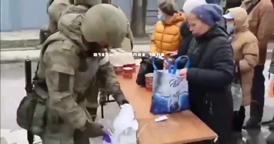 RUSSIAN ARMY FEEDING UKRAINIAN CIVILIANS ( RUSSIA IS NOT BULLYING UKRAINIANS) FAKE MSM LOVE TO TWIST