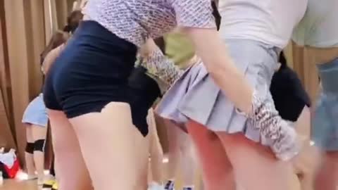 Two sexy girl doing naughty😂