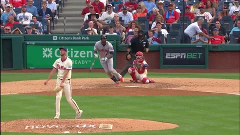 Yordan Alvarez's third homer of the game