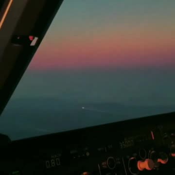 Pilot Records Sun And Moon At The Same Time In The Flat Earth Dome - SHOCKING