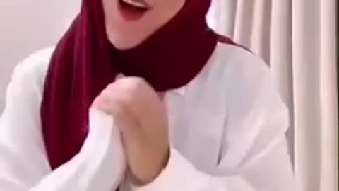 恭喜恭喜 Chinese New Year blessings by the Malay girl