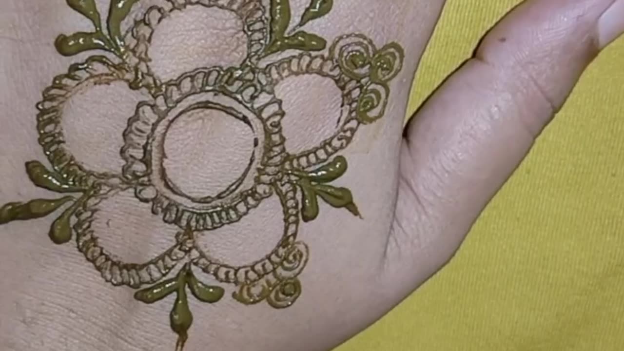 Back hand mehndi design 😍