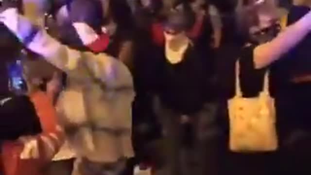 BLM & Antifa Riots 2020 - 2020-05-30-05-55-24-Chicago-riots.mp4