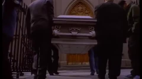 House of Pain - Jump Around (Official Music Video)