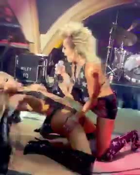 Miley Cyrus Making Out With A Sexy Model Live On Stage at Vegas