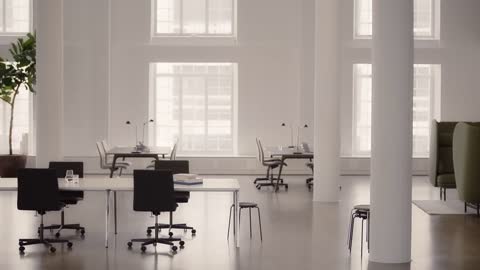 Oxford™ chair & Pluralis™ table