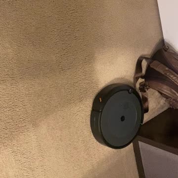 iRobot Roomba i4 is a trip