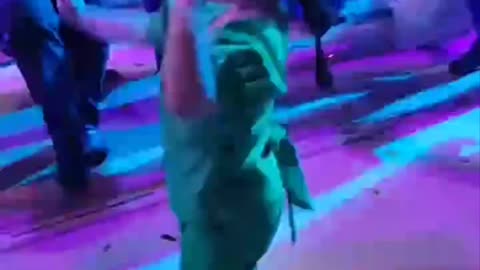 Beauty dance by small iranian girlرقص زیبای دختر ایرانی
