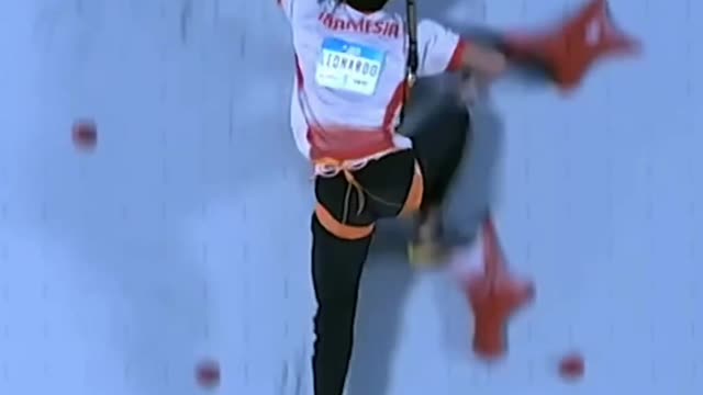 He's the real spiderman 🤸👌