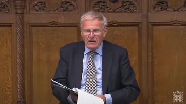 חבר הפרלמנט הבריטי כריסטופר צ'ופ דורש שקיפות בנוגע לחיסונים