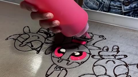 Talented Thai lady with amazing pancake drawing skills