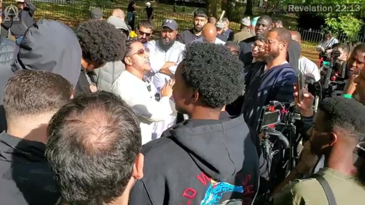 Speakers Corner - Shamsi Gets Triggered As He Overhears What Bob Has To Say Abou