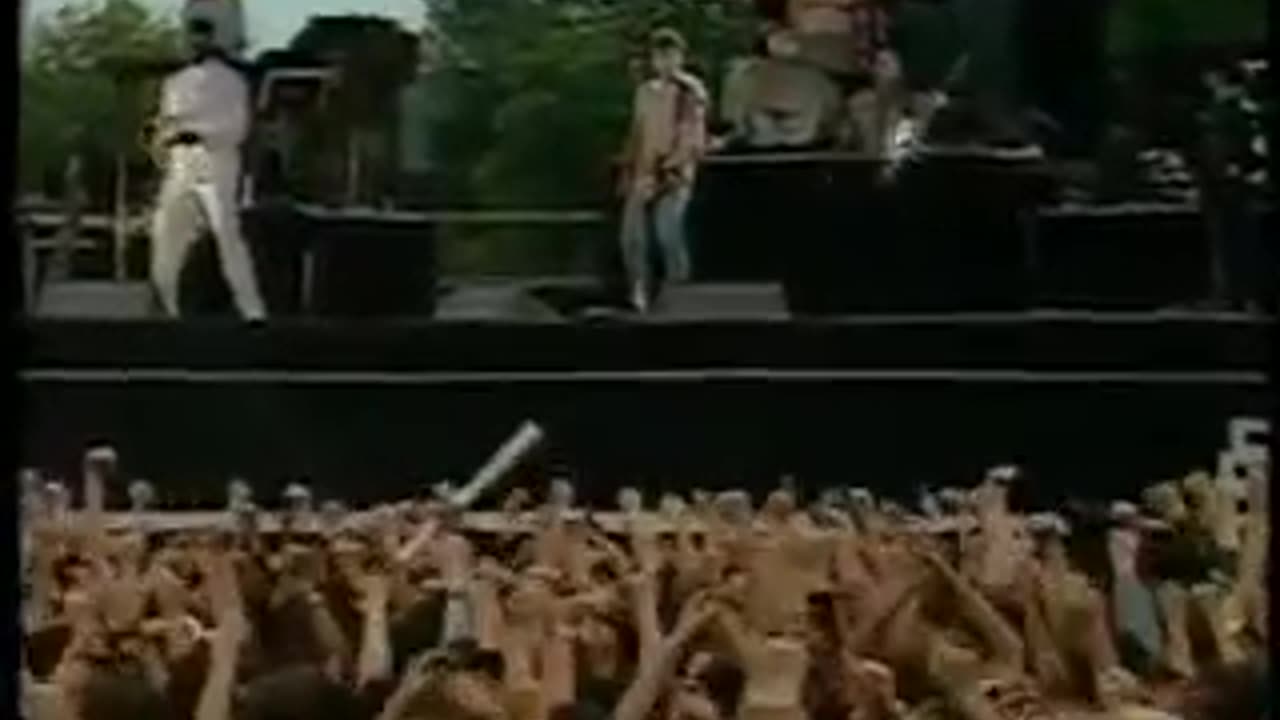 Born In The USA - Bruce Springsteen Paris 85