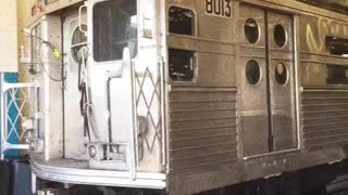 R11/34 NYCT subway car