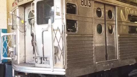 R11/34 NYCT subway car