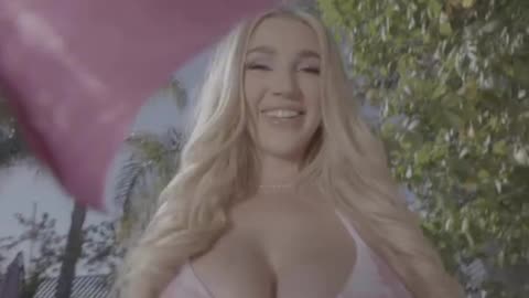 Kendra Sunderland🥵 Self love is in Air 💦🤤