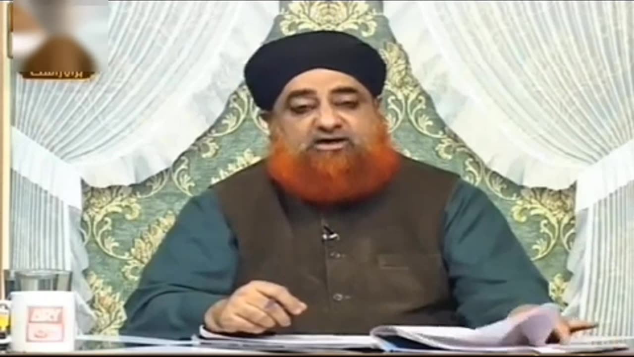 نماز میں پیشاب کے قطرے نکل آتے ہیں کیسا حکم ہوگا؟