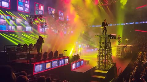 Female files complaint after " Trans-Siberian Orchestra force women having to shower with ‘Men