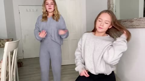 Twin sister Rates my Shein outfits