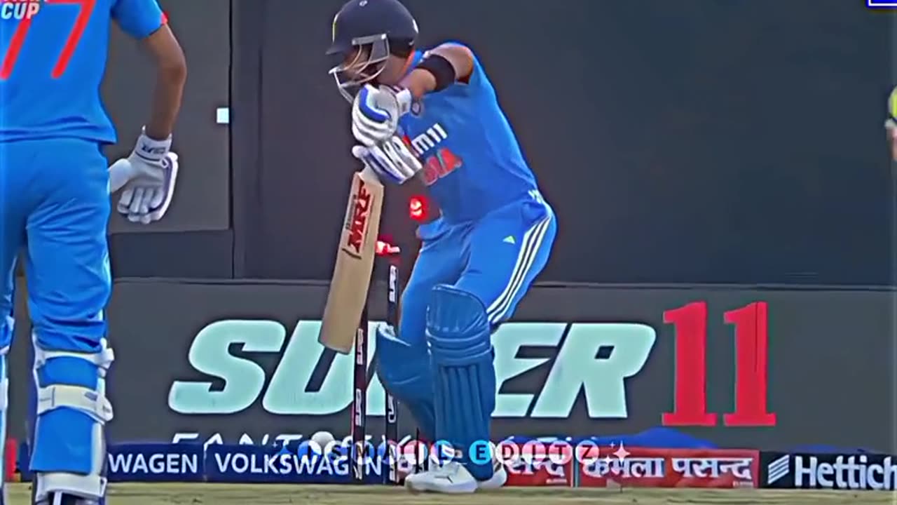 Kohli goes out of the ground pak vs ind