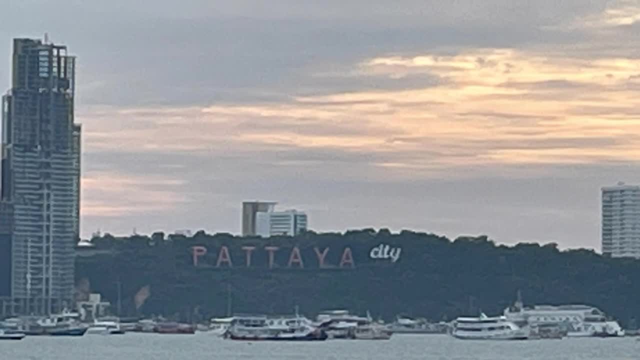 Pattaya Beach Road - Friday evening November 2021
