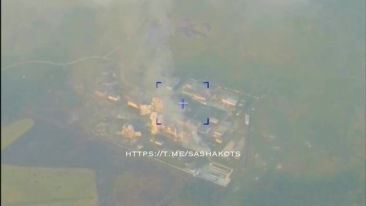 Ukraine War - Russian TOS-1A destroying Ukrainian positions on the outskirts of Lisichansk