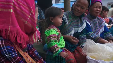 RARE Vietnamese Mountain Food in the Most Colorful Market in the World! - Bac Ha Market-6