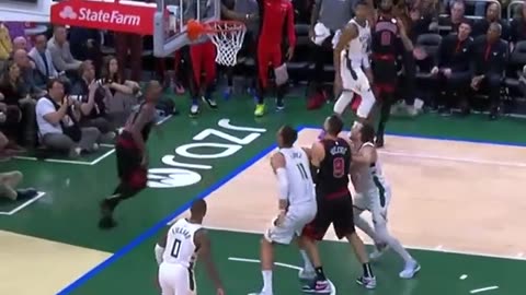 DeMar DeRozan with the ASSIST OF THE YEAR?!