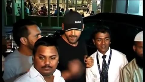 Angry bollywood actor's slapped media and fans