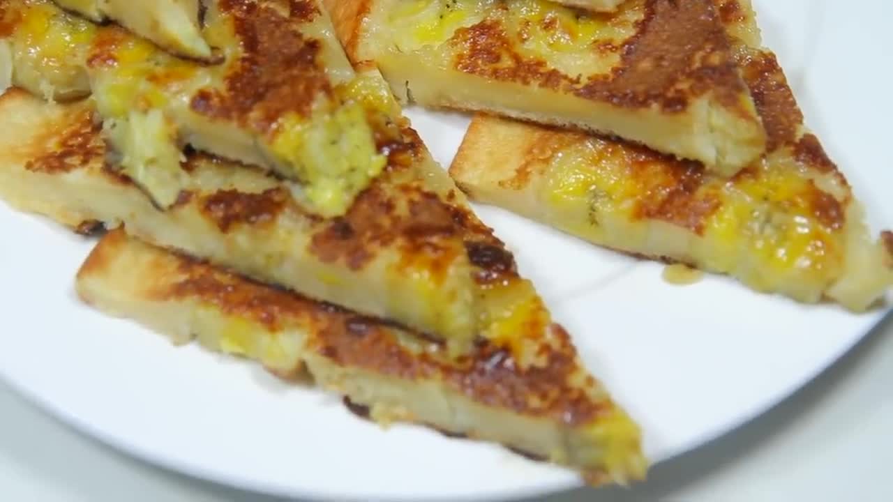 Healthy food made from banana and egg - cake recipe