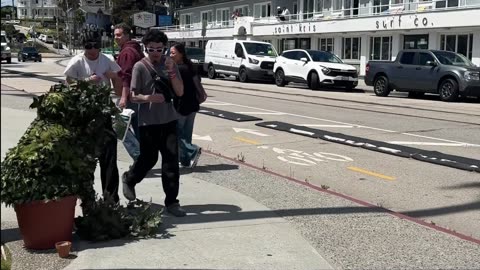 Bushman Prank on tourists and locals at the Santa Cruz Beach Boardwalk!