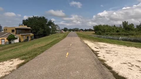 Mississippi River Levee Trail, Fitness Trail