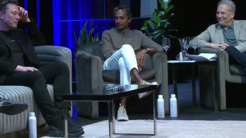 Hilarious Panel Showdown: Boeing vs. SpaceX 😂🚀