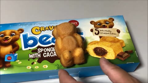 Cravingz Cacao Bears Sponge Cake Product vs Packshot