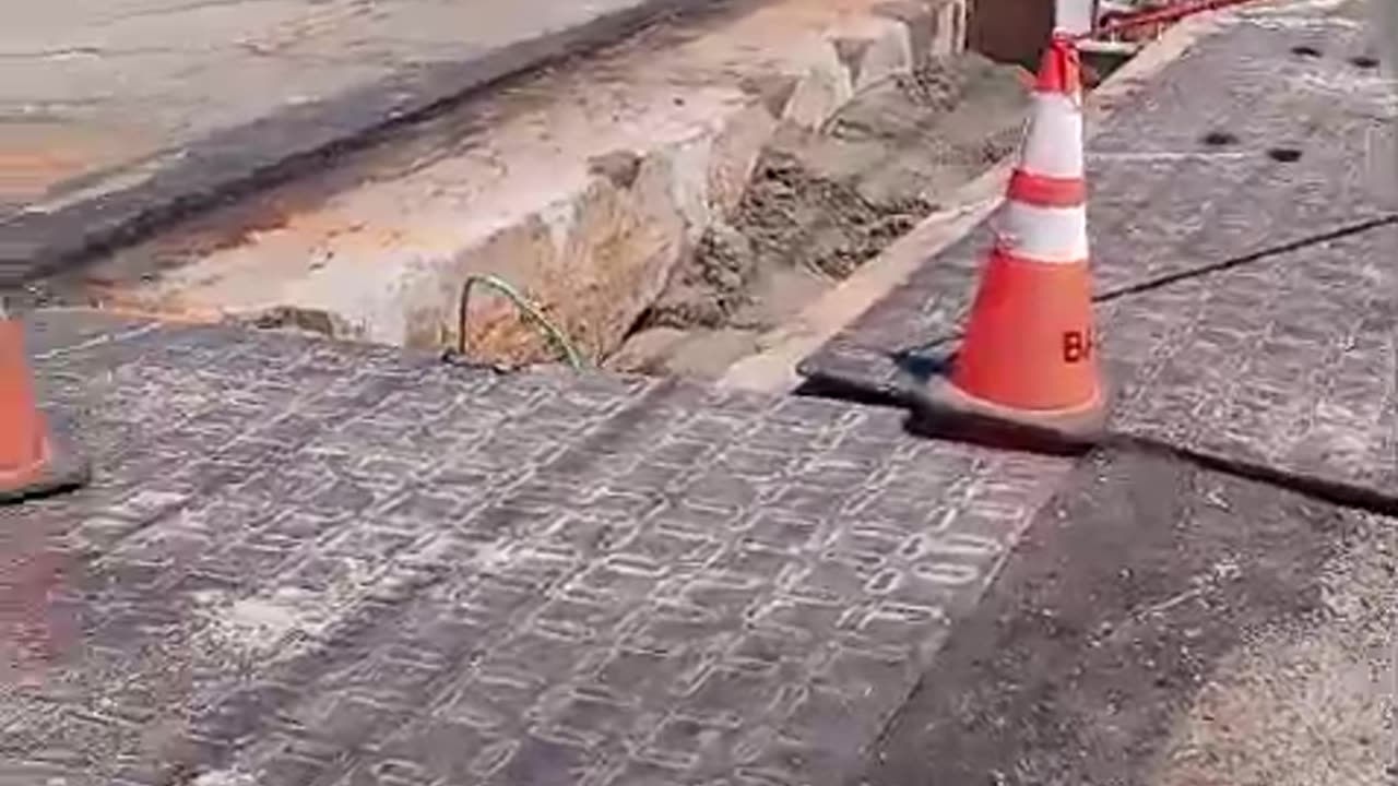 🤣🤣Shocking footage of mass graves being excavated by Trump to kill Americans!!🤣🤣