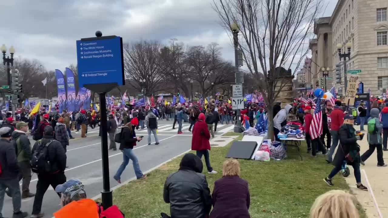 Filling 3 streets and all headed to the Capitol.