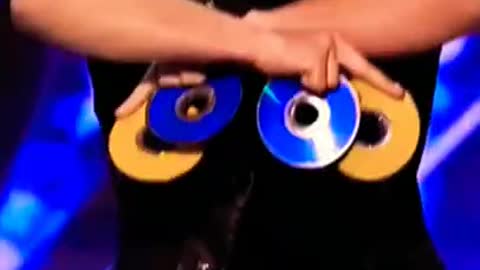 Unbelievable_😲_magic_by_American_magician_|america's_got_talent_|#shorts_#youtube_MAGIC_TIME_2.0_⭐