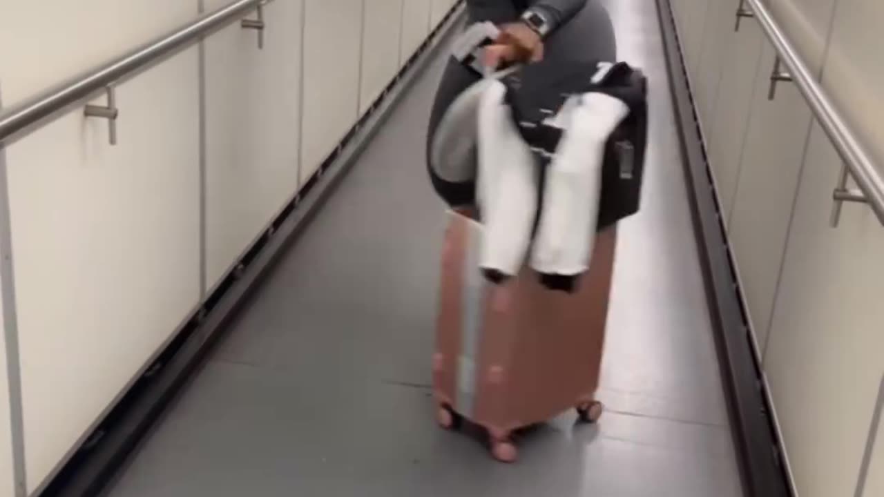 AKO_SUAMFRIPOMAA