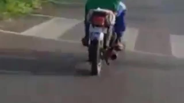 Funny clip||crazy bike stunts leads to a terrible accident