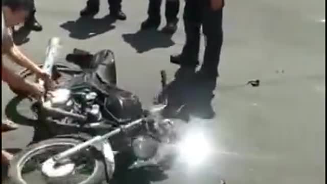 Destruiu a moto