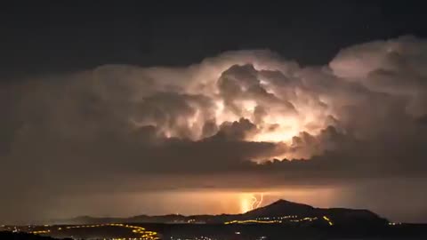 Check out this stunning time lapse of a lightning storm